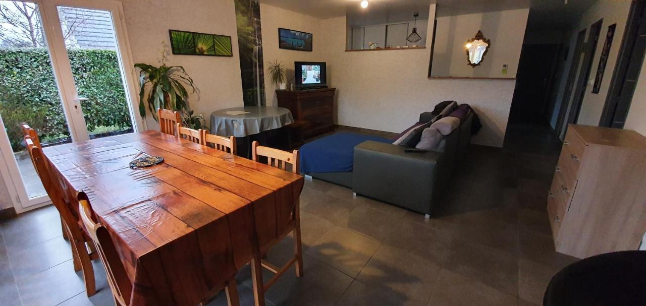 1 Chambre Privative Avec Bureau Et Cuisine Dans Maison 105 M2 Montfaucon Montfaucon  Екстериор снимка