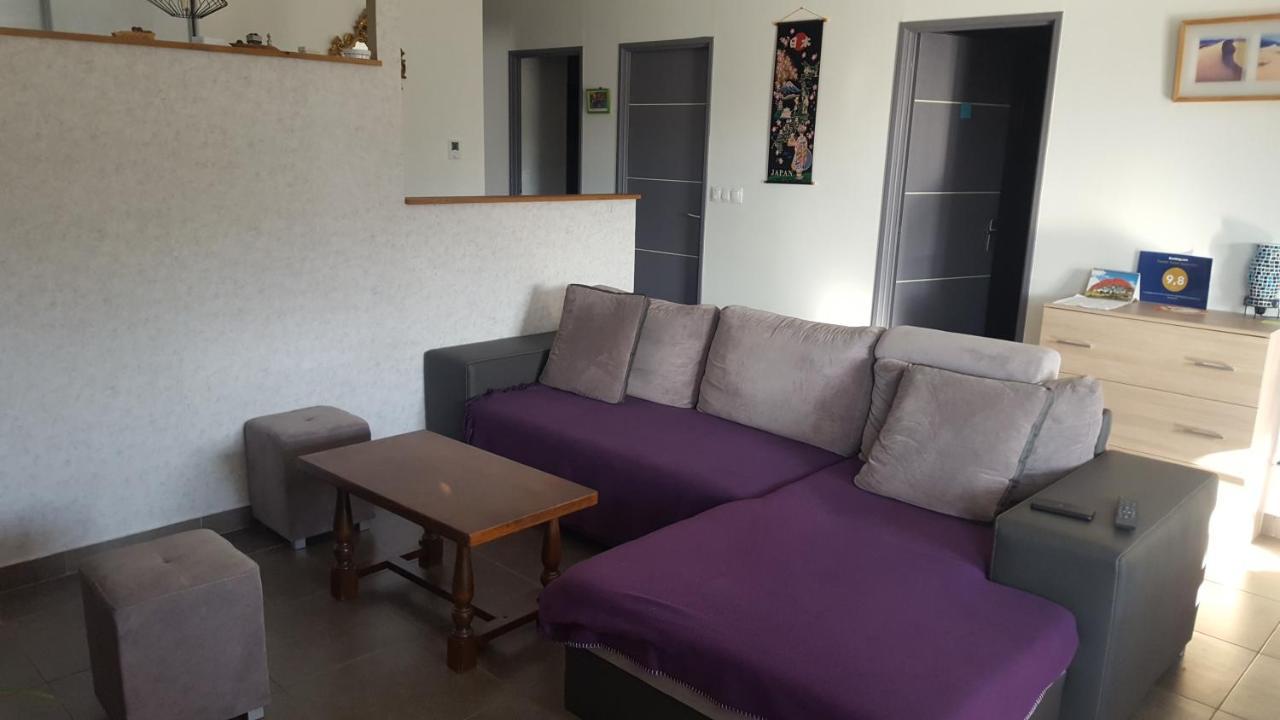 1 Chambre Privative Avec Bureau Et Cuisine Dans Maison 105 M2 Montfaucon Montfaucon  Екстериор снимка