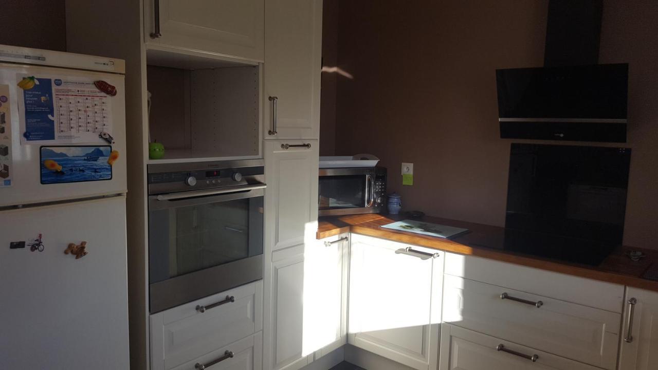 1 Chambre Privative Avec Bureau Et Cuisine Dans Maison 105 M2 Montfaucon Montfaucon  Екстериор снимка