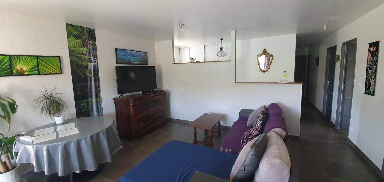 1 Chambre Privative Avec Bureau Et Cuisine Dans Maison 105 M2 Montfaucon Montfaucon  Екстериор снимка